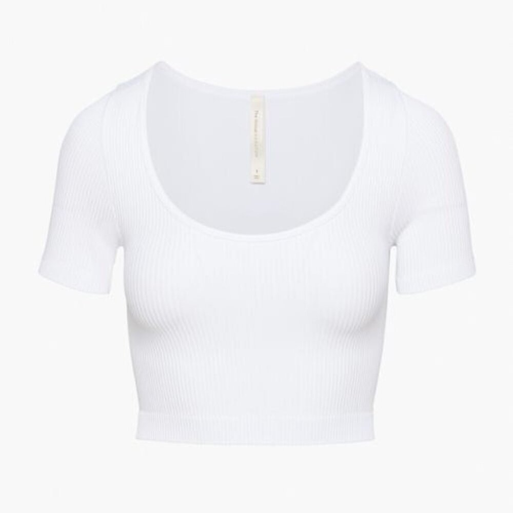 The Group by Babaton FLOW SEAMLESS SCOOPNECK T-SHIRT